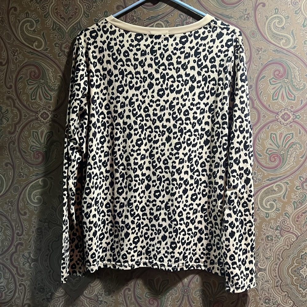 NWT leopard top - Picture 3 of 3